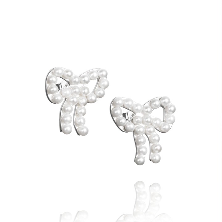 Mini Pearls Bow Brinco Prata no grupo Brincos / Brincos de pérola em SCANDINAVIAN JEWELRY DESIGN (12-100-01602-0000)